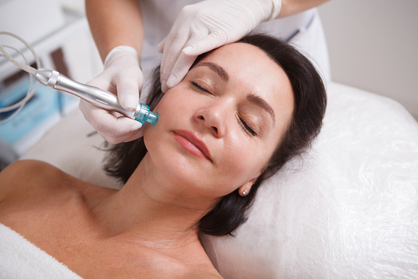 Hydrafacial W/ Booster